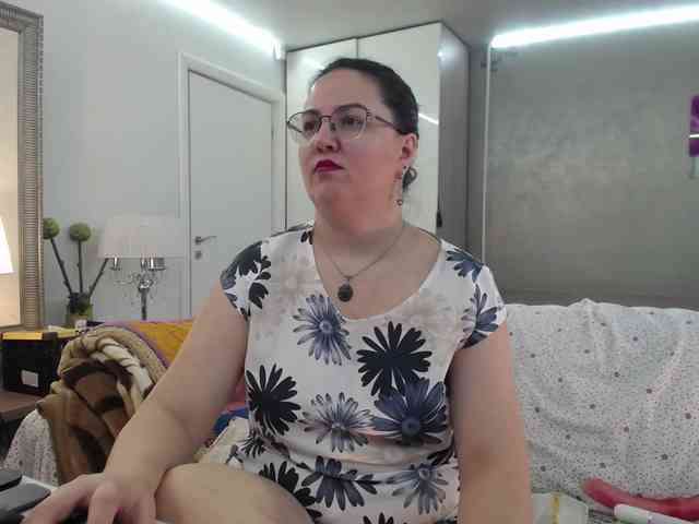 ILoveToFeelU webcam