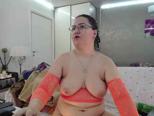 ILoveToFeelU webcam