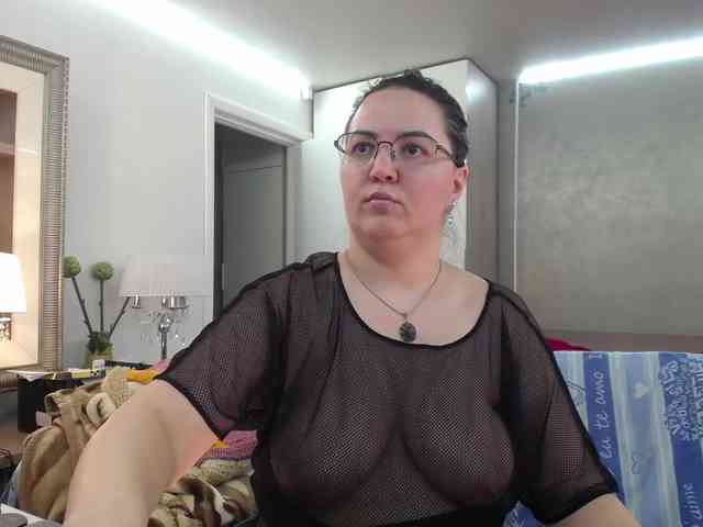 ILoveToFeelU webcam
