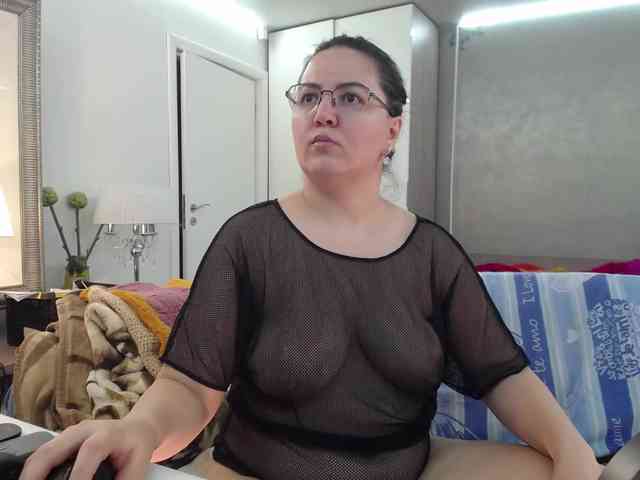 ILoveToFeelU webcam