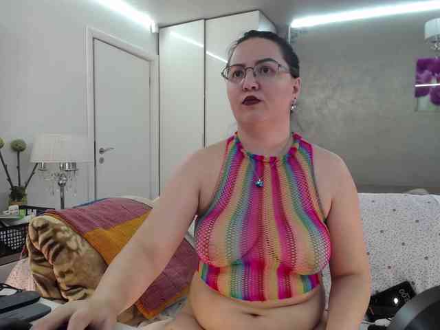 ILoveToFeelU webcam