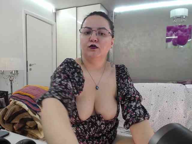 ILoveToFeelU webcam