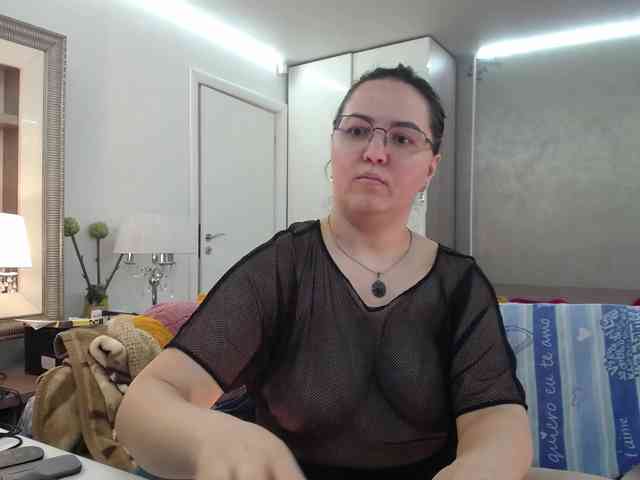 ILoveToFeelU webcam