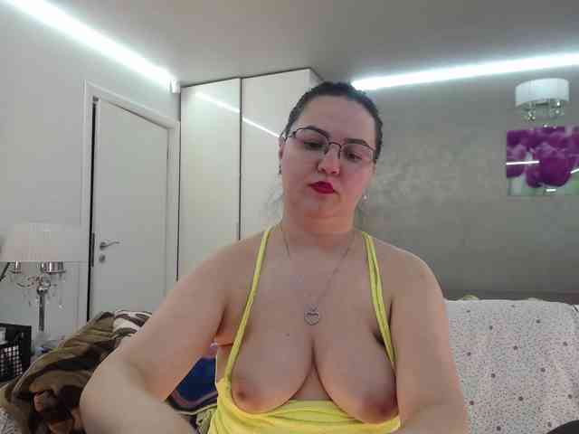 ILoveToFeelU webcam