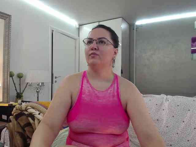 ILoveToFeelU webcam