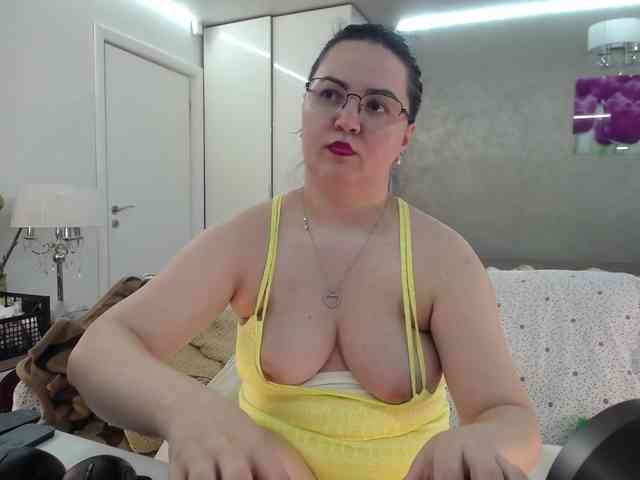 ILoveToFeelU webcam