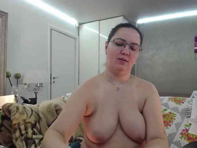 ILoveToFeelU's webcam live show