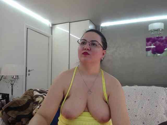 ILoveToFeelU webcam