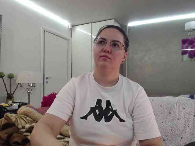 ILoveToFeelU webcam