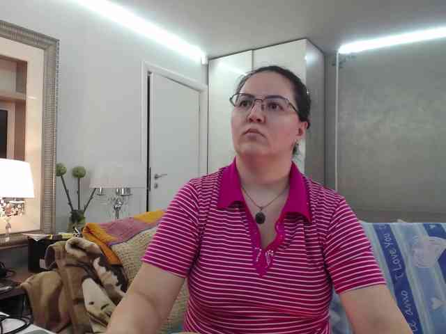 ILoveToFeelU webcam