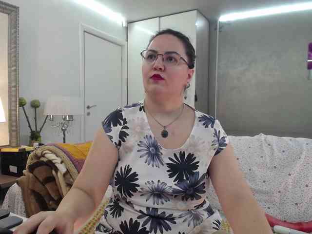 ILoveToFeelU webcam
