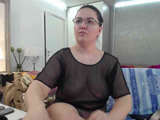 ILoveToFeelU webcam