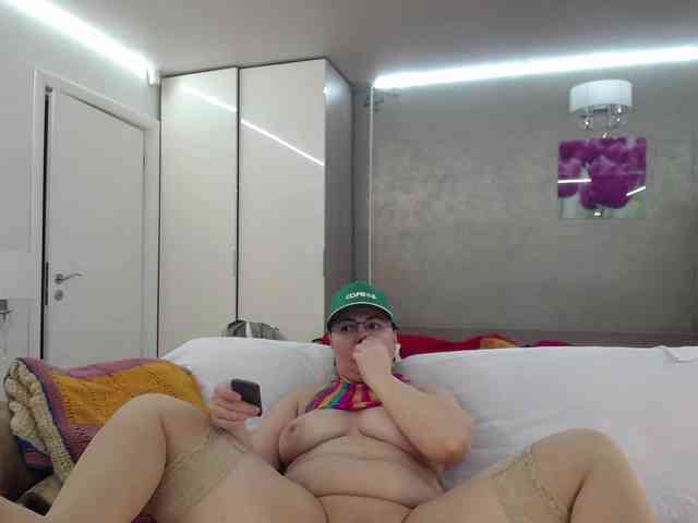 ILoveToFeelU webcam