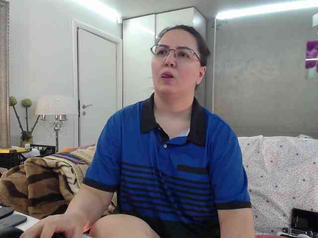 ILoveToFeelU webcam