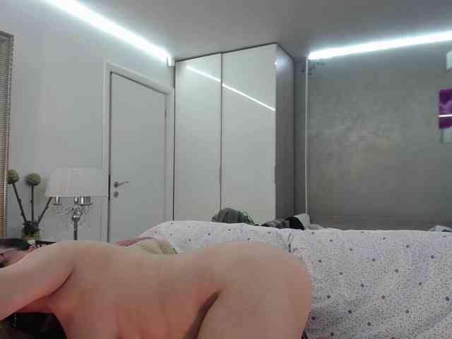 ILoveToFeelU webcam