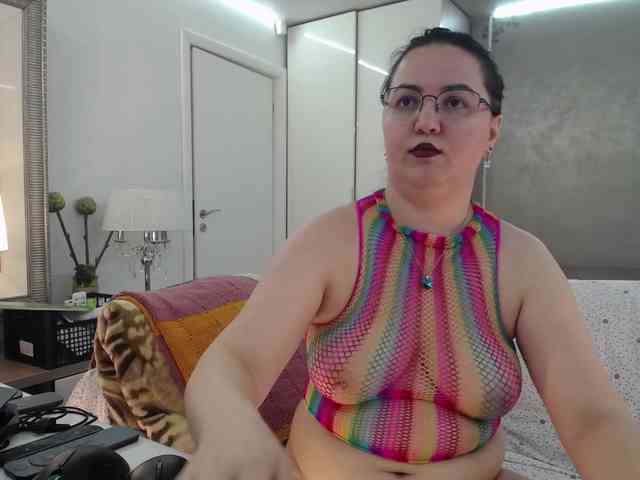 ILoveToFeelU webcam