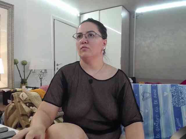ILoveToFeelU ILoveToFeelU
