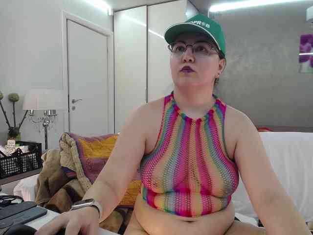 ILoveToFeelU webcam