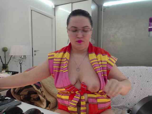 ILoveToFeelU webcam