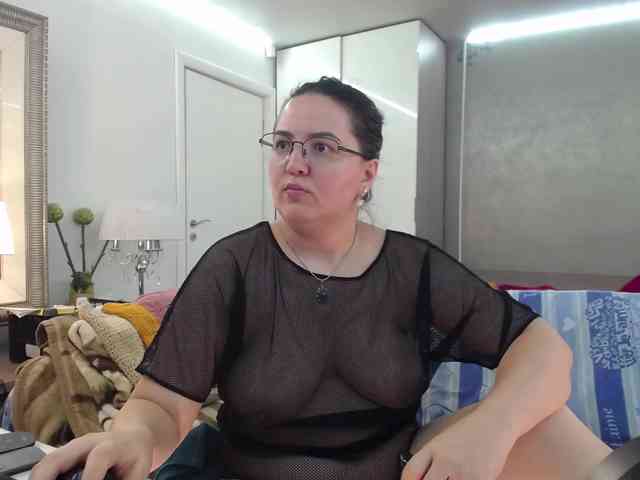 ILoveToFeelU webcam