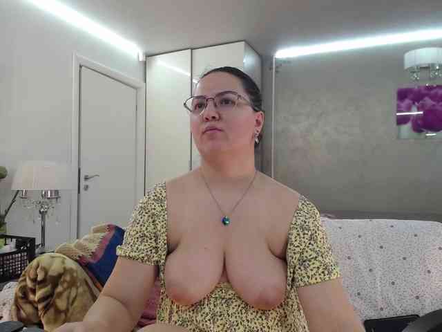 ILoveToFeelU webcam