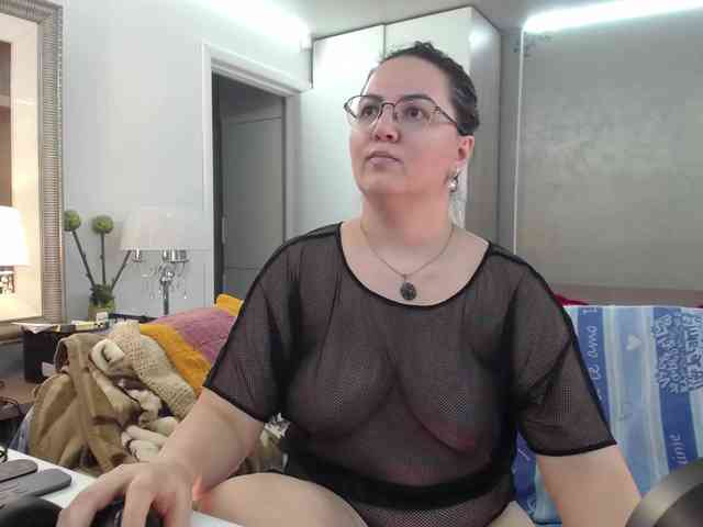 ILoveToFeelU webcam