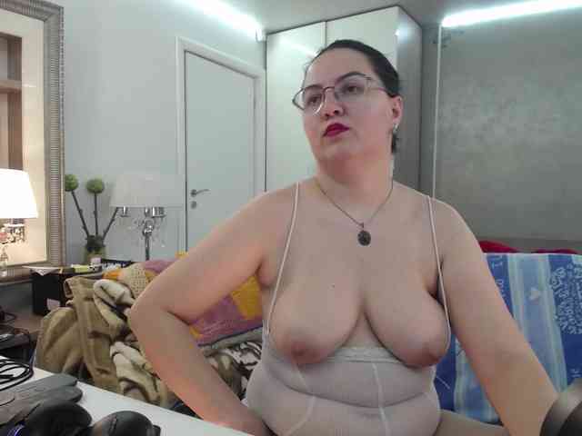 ILoveToFeelU webcam