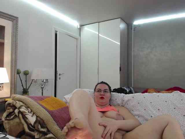ILoveToFeelU webcam