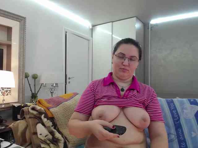 ILoveToFeelU webcam