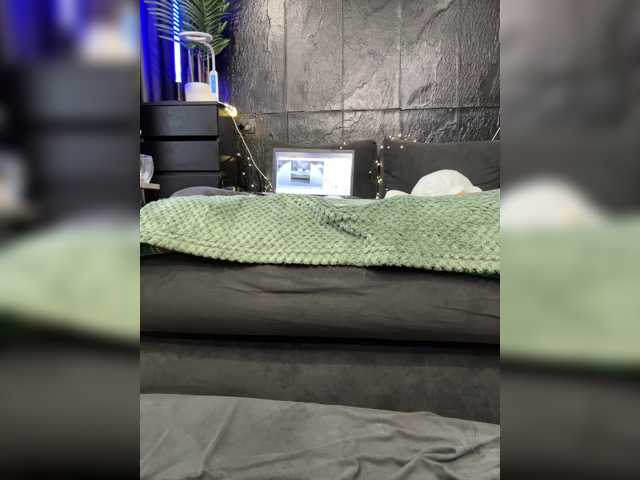 cool-party live cam preview