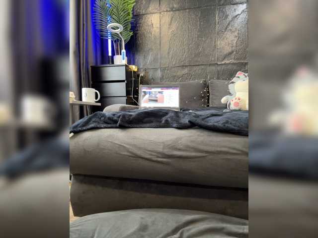 cool-party live cam preview