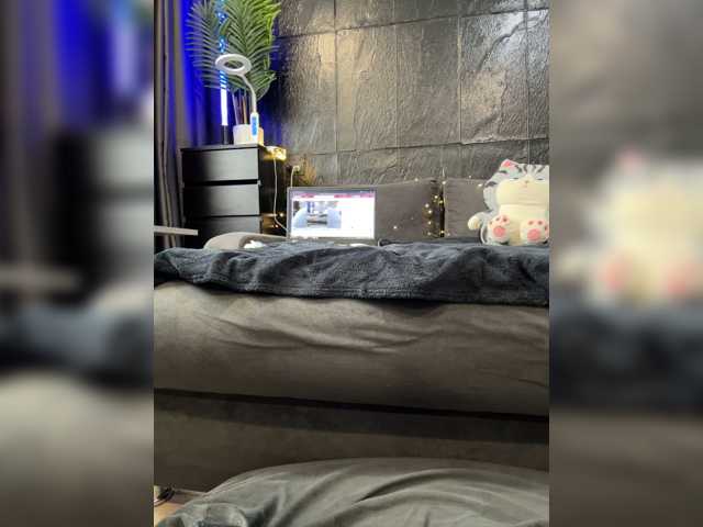 cool-party live cam preview