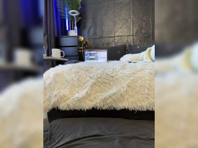 cool-party live cam preview