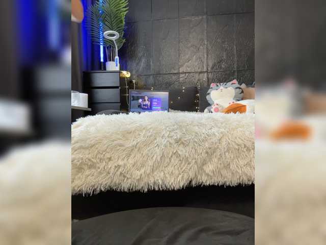 cool-party live cam preview