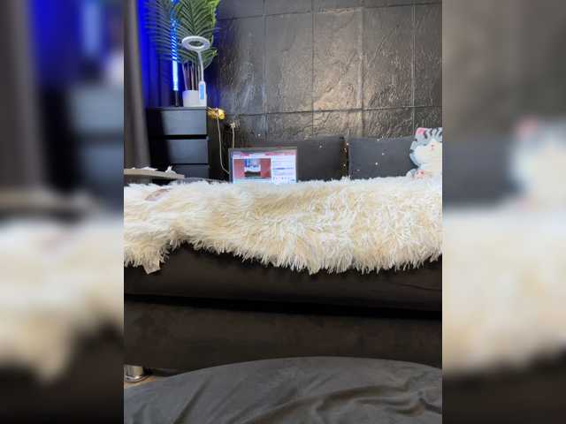 cool-party live cam preview