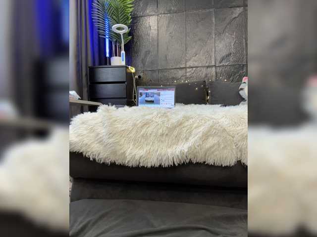 cool-party live cam preview