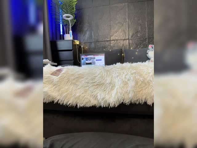 cool-party live cam preview