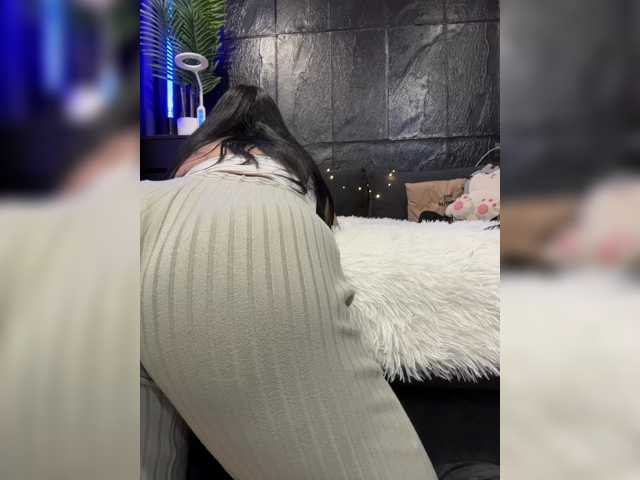 cool-party live cam preview
