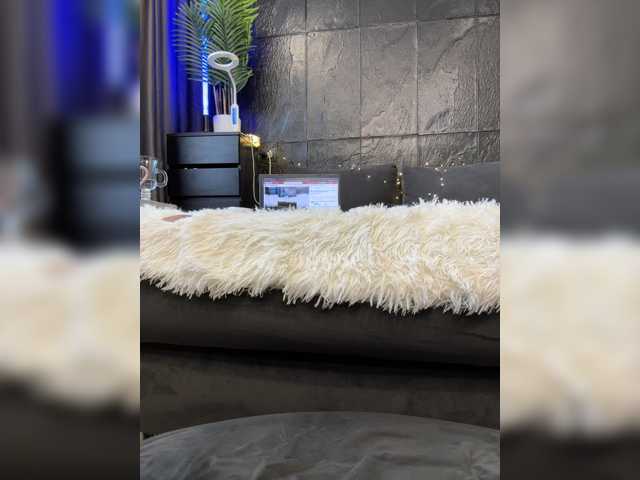cool-party live cam preview