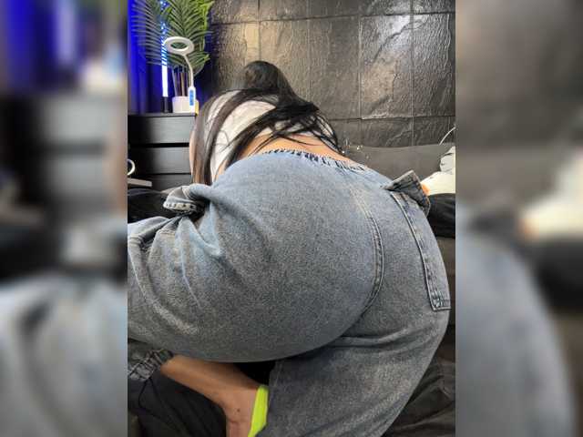 cool-party live cam preview