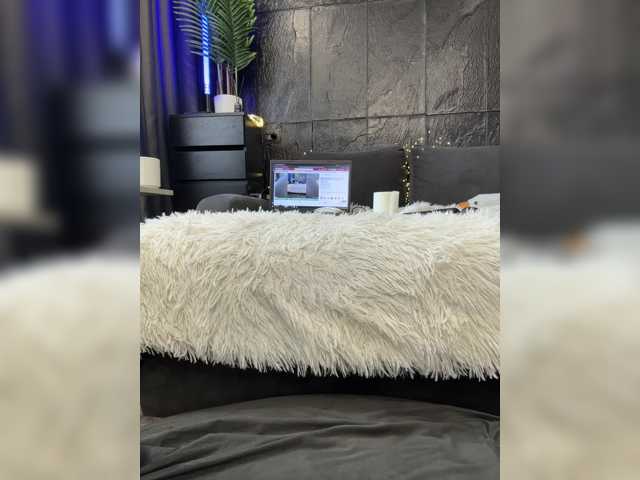 cool-party live cam preview