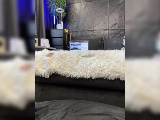 cool-party live cam preview