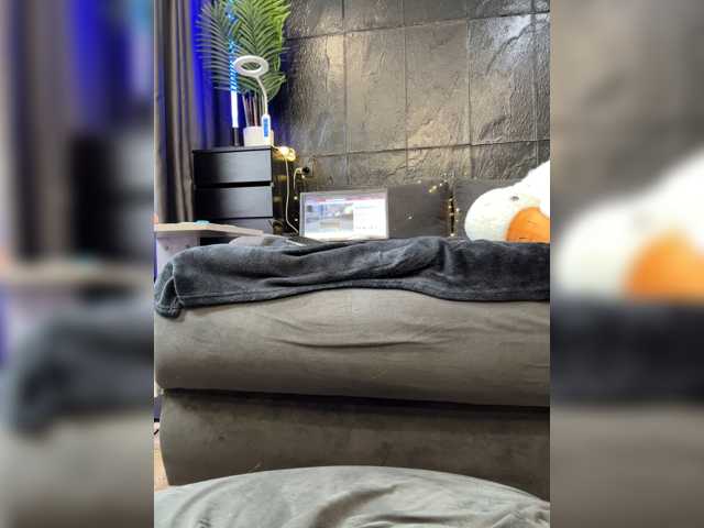 cool-party live cam preview