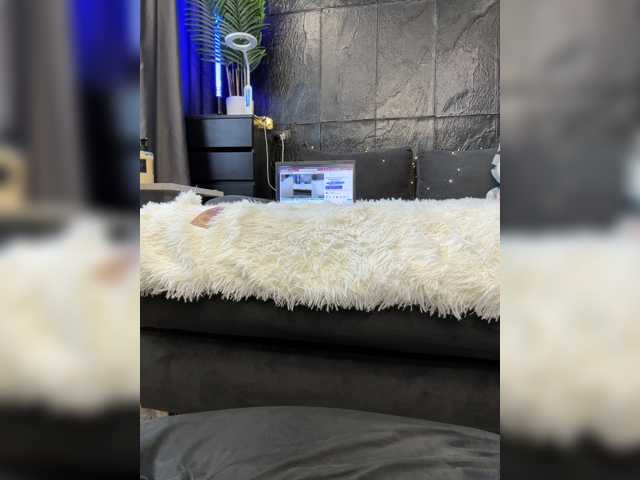 cool-party live cam preview