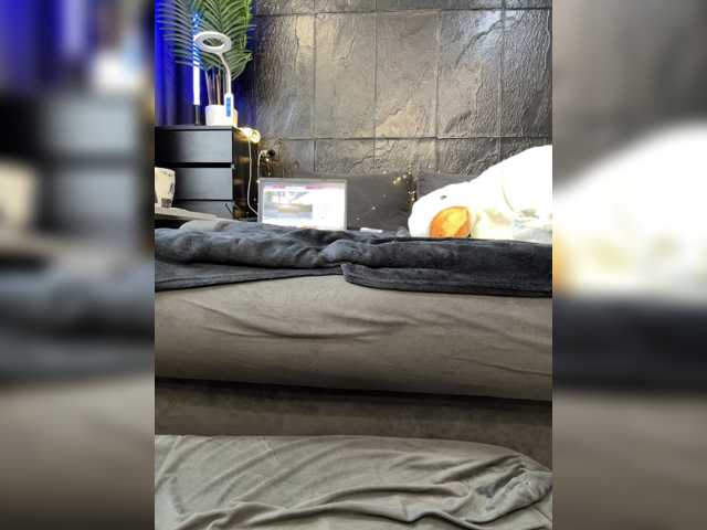 cool-party live cam preview