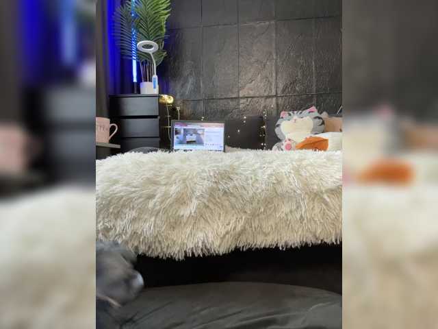 cool-party live cam preview