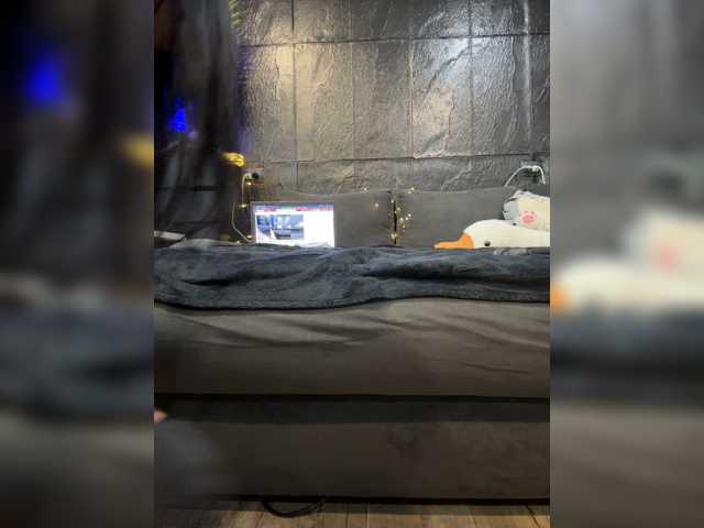 cool-party live cam preview