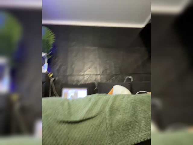 cool-party live cam preview