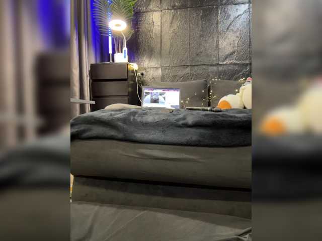 cool-party live cam preview