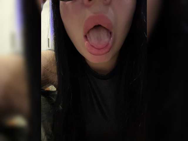 cool-party live cam preview